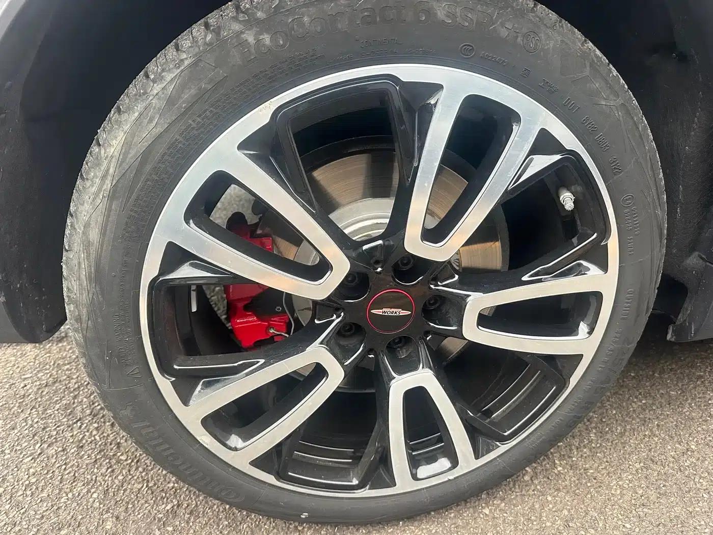 MINI JCW COUNTRYMAN 2023 2.0T JOHN COOPER WORKS — миниатюра 16