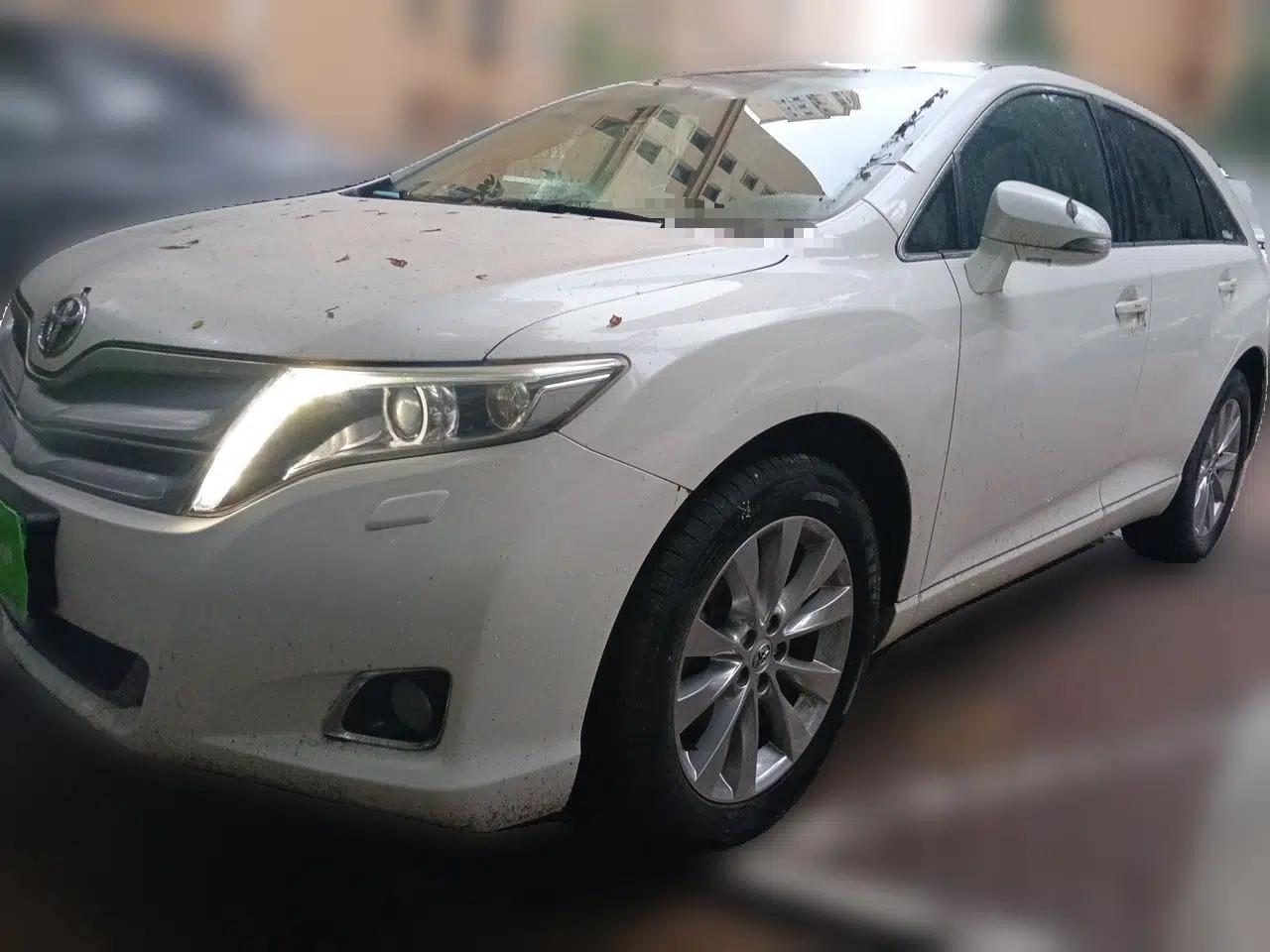 Toyota Venza 2013 2.7L 4x4 Luxury Edition — миниатюра 1