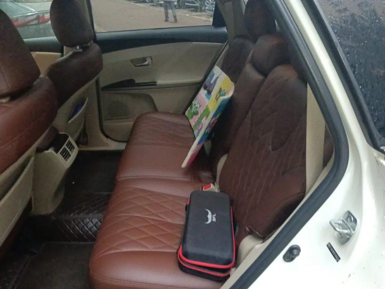 Toyota Venza 2013 2.7L 4x4 Luxury Edition — миниатюра 17