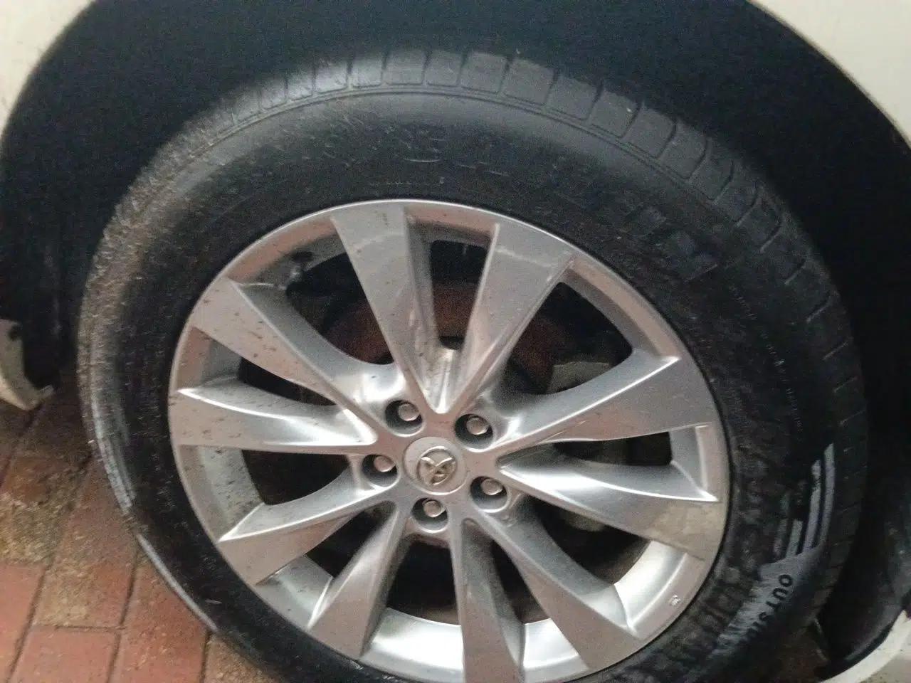 Toyota Venza 2013 2.7L 4x4 Luxury Edition — миниатюра 8
