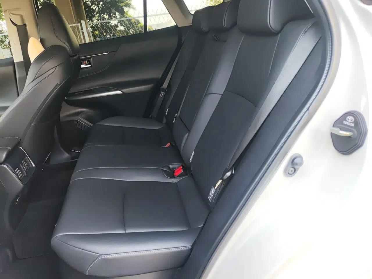 Toyota Venza 2023 2.5L Smart Electric Hybrid Dual-Drive Luxury Edition — миниатюра 17