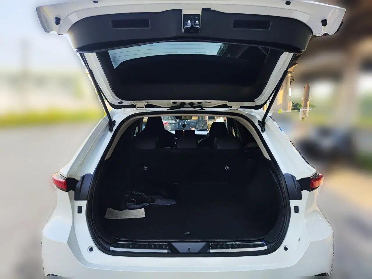 Toyota Venza 2023 2.5L Smart Electric Hybrid Dual-Drive Luxury Edition — миниатюра 19