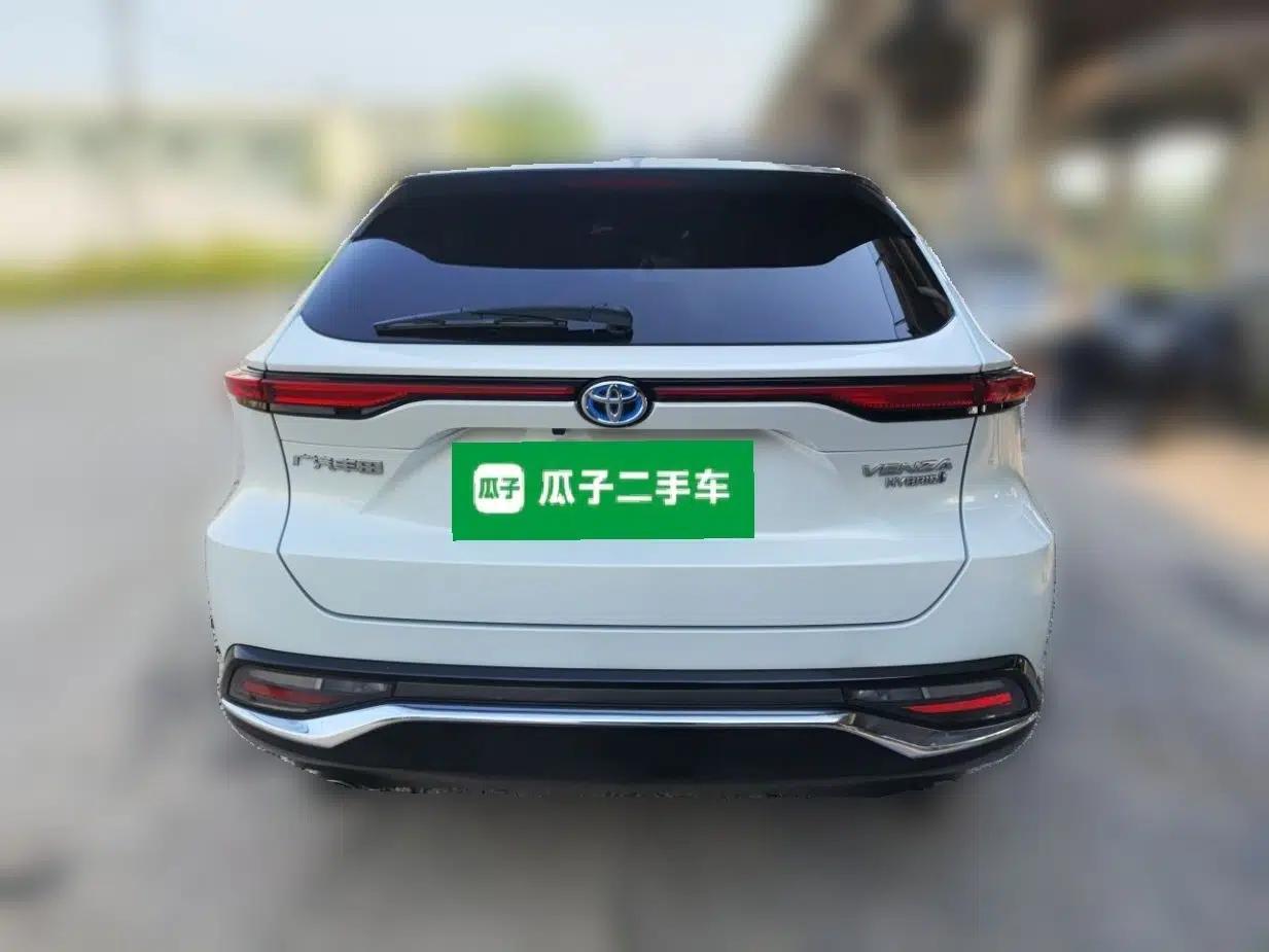 Toyota Venza 2023 2.5L Smart Electric Hybrid Dual-Drive Luxury Edition — миниатюра 5