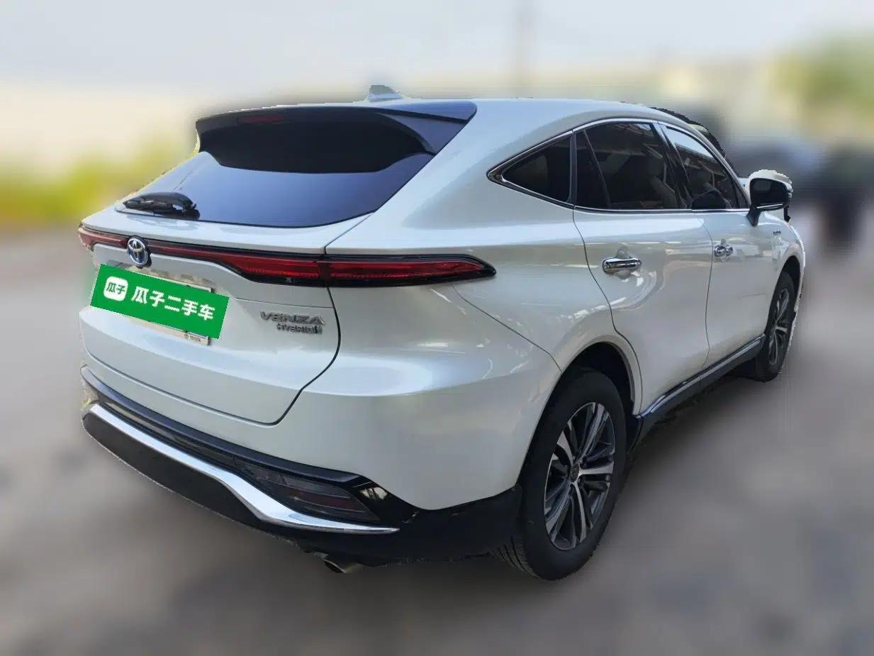Toyota Venza 2023 2.5L Smart Electric Hybrid Dual-Drive Luxury Edition — миниатюра 6