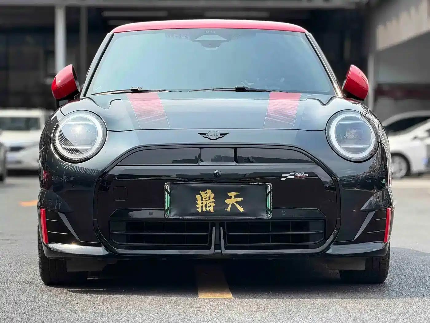 2025 JOHN COOPER WORKS Electric MINI JCW — миниатюра 2