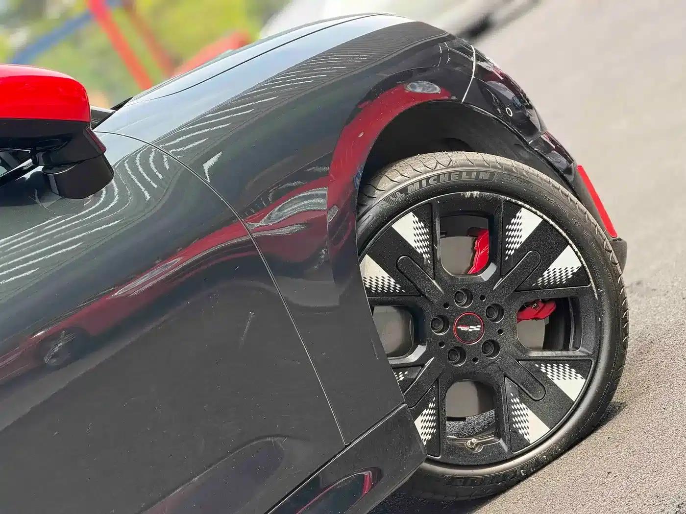 2025 JOHN COOPER WORKS Electric MINI JCW — миниатюра 6