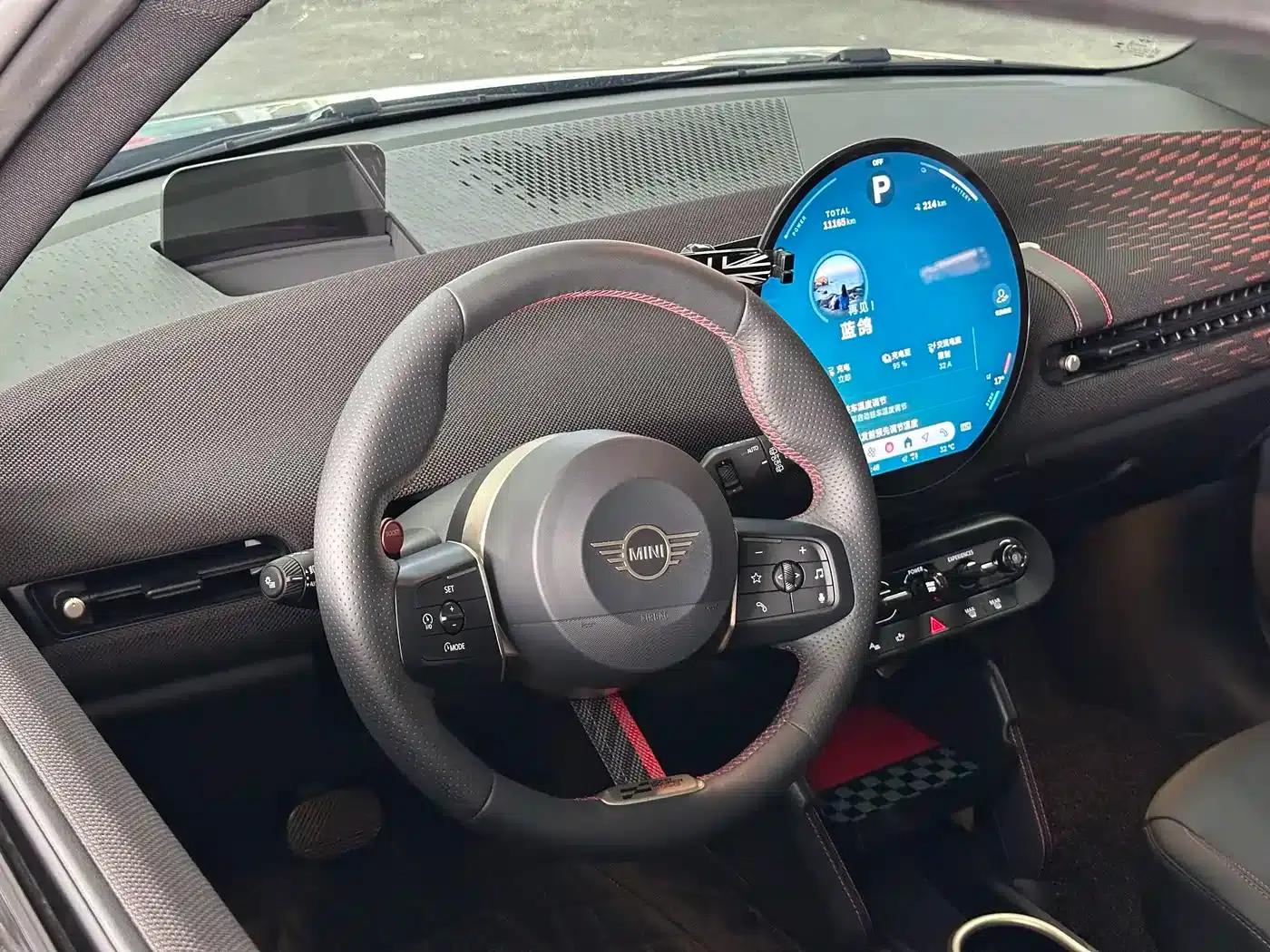2025 JOHN COOPER WORKS Electric MINI JCW — миниатюра 8