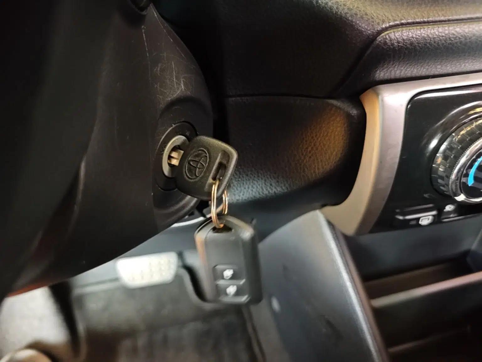 Toyota Vios FS 2017 1.5L CVT Fengchi Edition — миниатюра 28