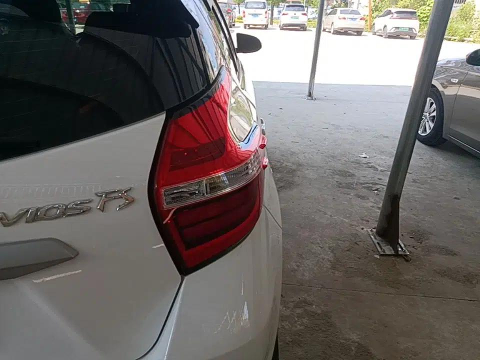 Toyota Vios FS 2017 1.5L CVT Fengchi Edition — миниатюра 9