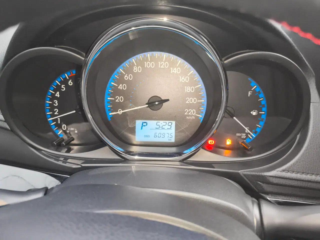 Toyota Vios FS 2017 1.5L CVT Fengchi Edition — миниатюра 11