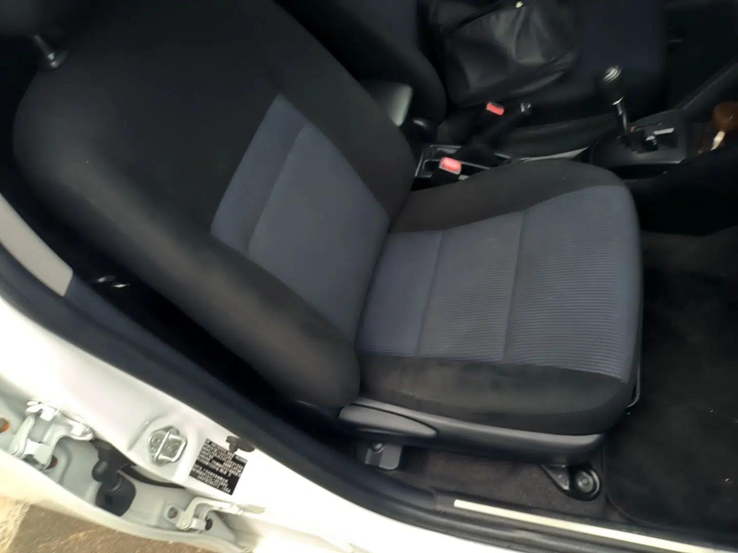 Toyota YARiS L Zhi Xiang 2017 1.5E CVT Dynamic Edition — миниатюра 19