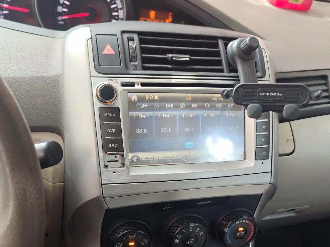 Toyota Verso 2012 180E CVT Elite Multi-Function Version — миниатюра 13