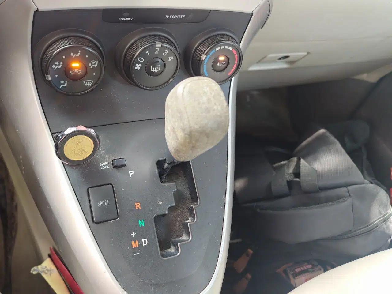 Toyota Verso 2012 180E CVT Elite Multi-Function Version — миниатюра 14
