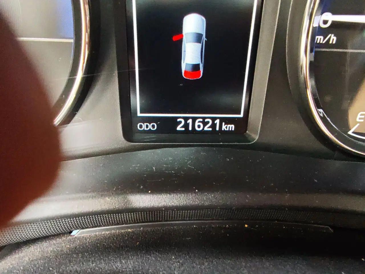 Toyota Corolla Hybrid E+ 2019 1.8L E-CVT Leading Edition — миниатюра 12