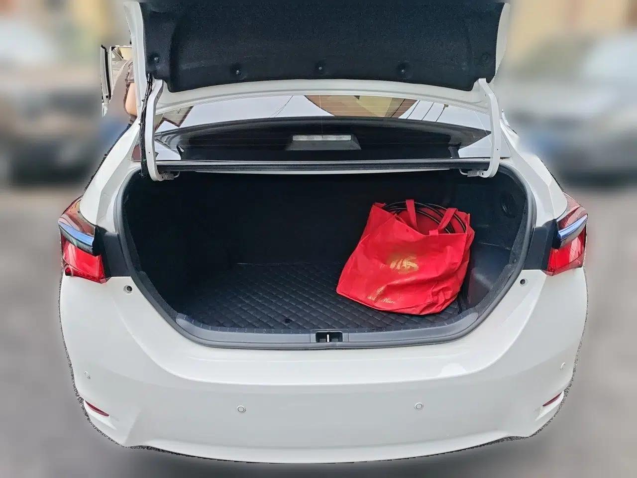 Toyota Corolla Hybrid E+ 2019 1.8L E-CVT Leading Edition — миниатюра 19