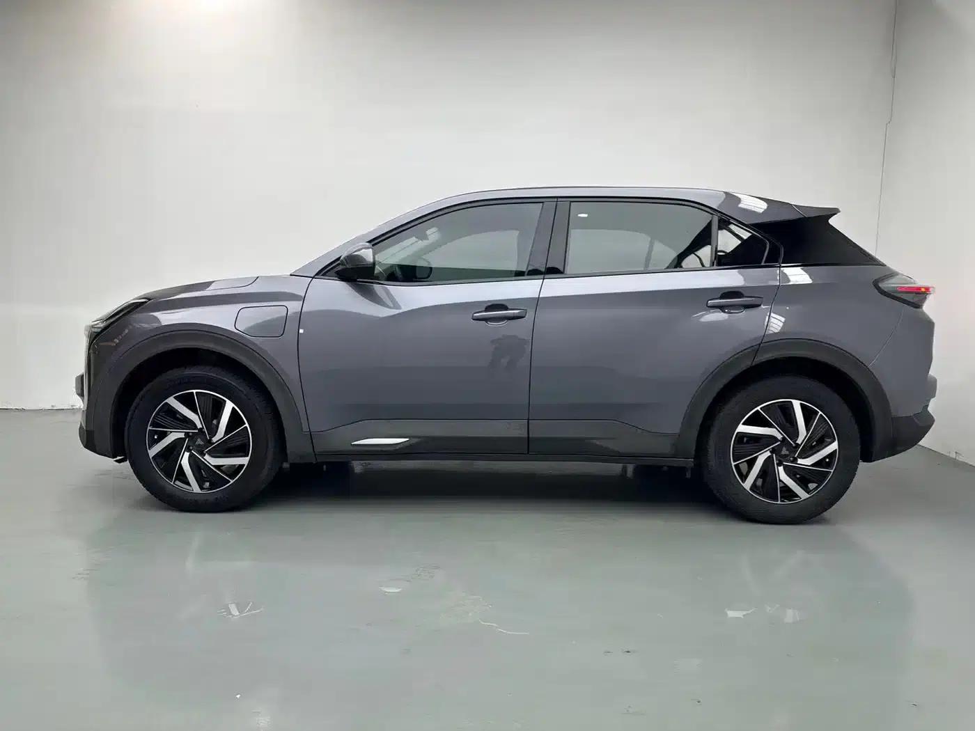 Nezha U 2022 Pro 400 Online Ride-Hailing Edition — миниатюра 3