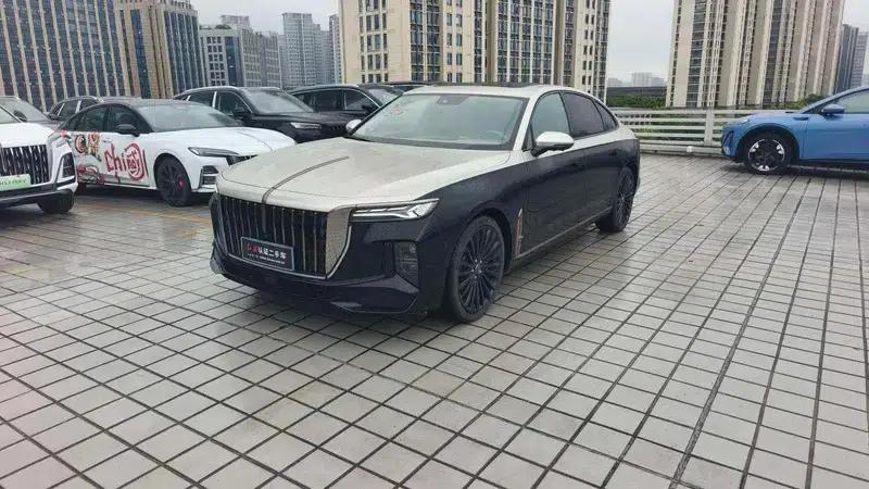 Hongqi H9 2025 Facelift 2.0T Flagship Private Style Edition — миниатюра 1