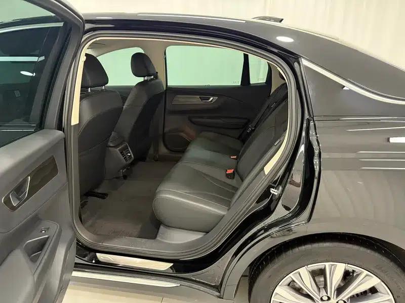 Hongqi E-QM5 2022 Model, 431km Charging Range Enjoy Edition, 5 Seats — миниатюра 18