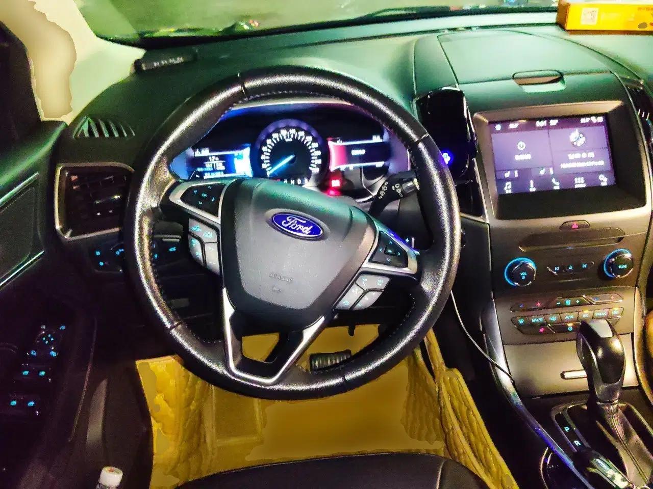 Ford Edge 2016 EcoBoost 245 Two-Wheel-Drive Titanium 7-Seater — миниатюра 10