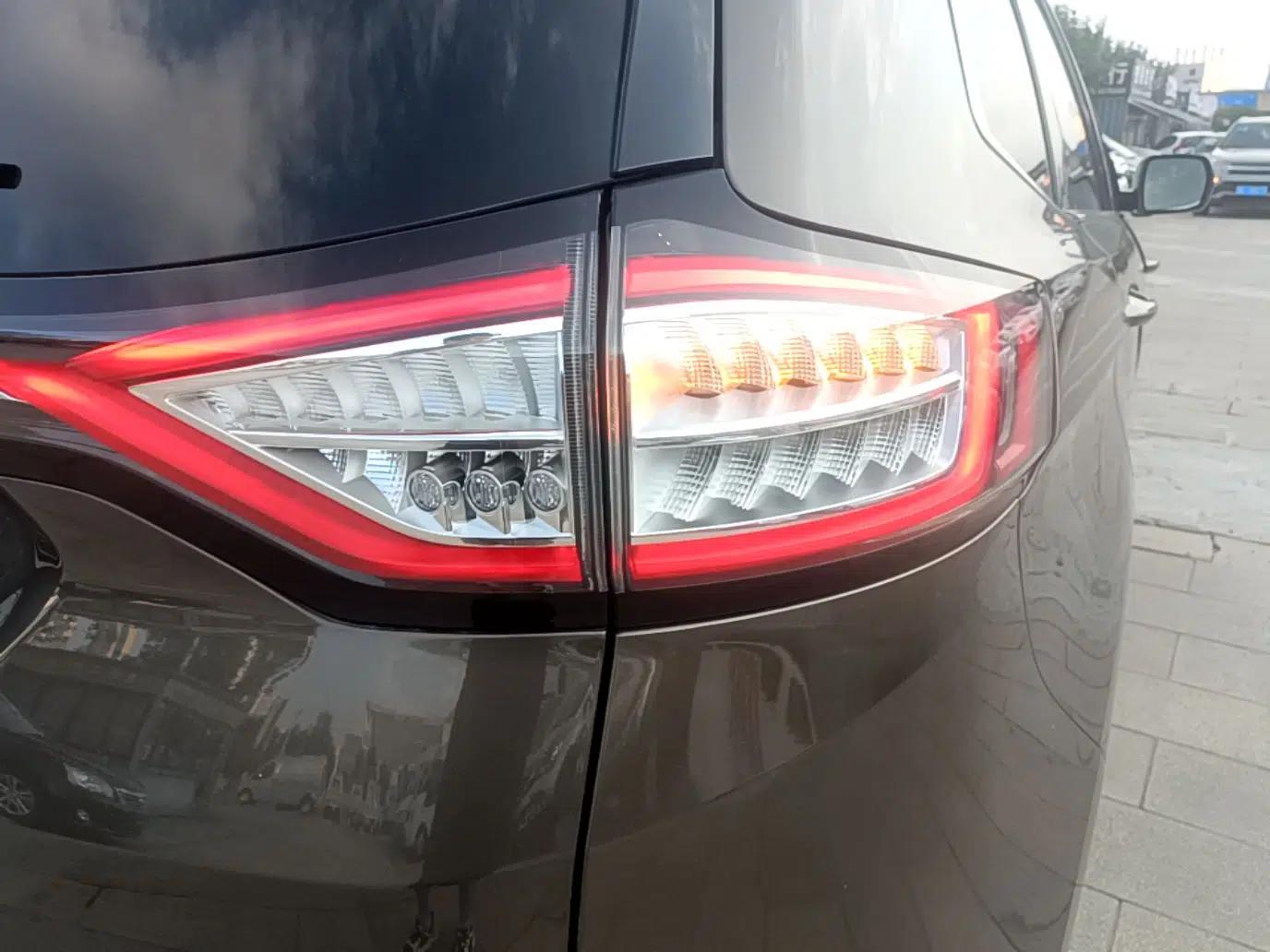 Ford Edge 2015 2.0T GTDi Two-Wheel-Drive Elite Edition — миниатюра 14