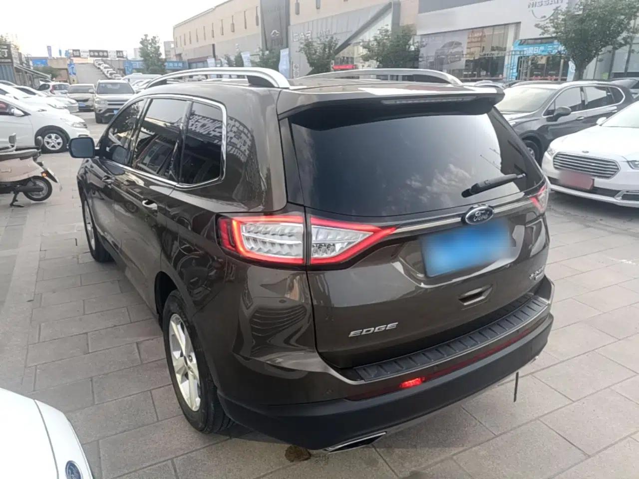 Ford Edge 2015 2.0T GTDi Two-Wheel-Drive Elite Edition — миниатюра 4