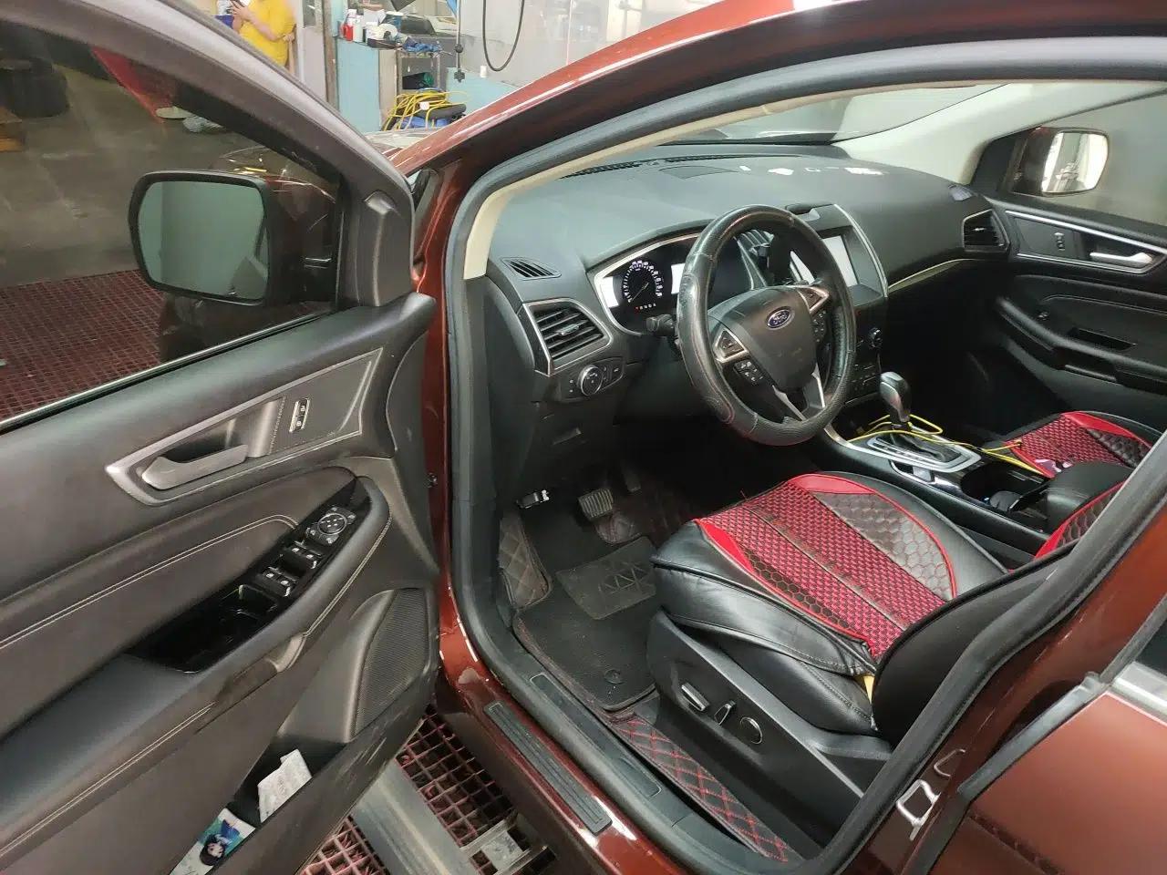 Ford Edge 2016 EcoBoost 245 Two-Wheel-Drive Titanium 7-Seater — миниатюра 16