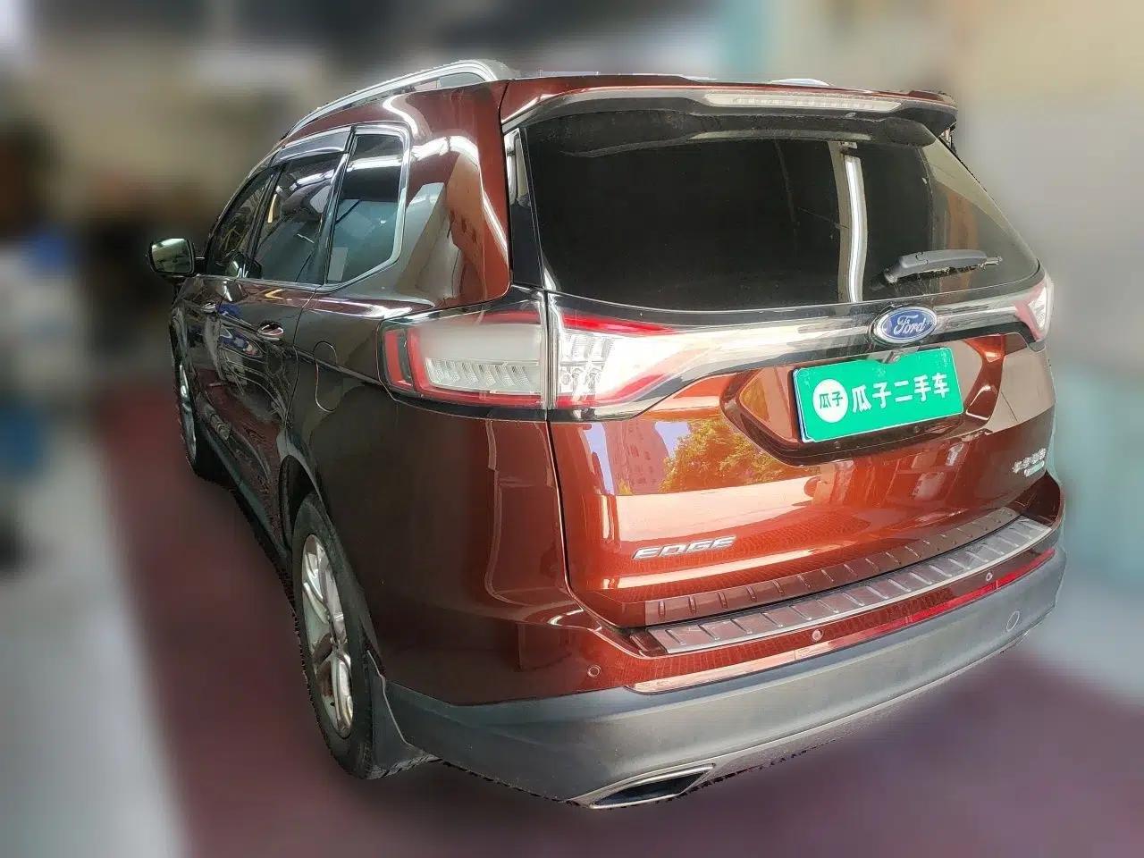 Ford Edge 2016 EcoBoost 245 Two-Wheel-Drive Titanium 7-Seater — миниатюра 4