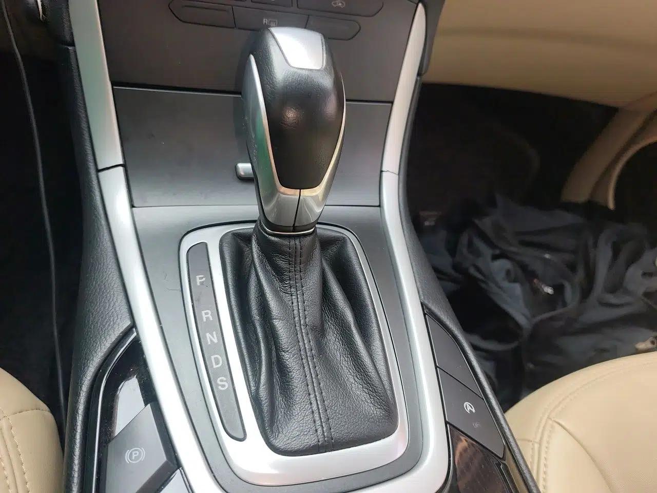 Ford Edge 2016 EcoBoost 245 Two-Wheel-Drive Titanium 5-Seater — миниатюра 14
