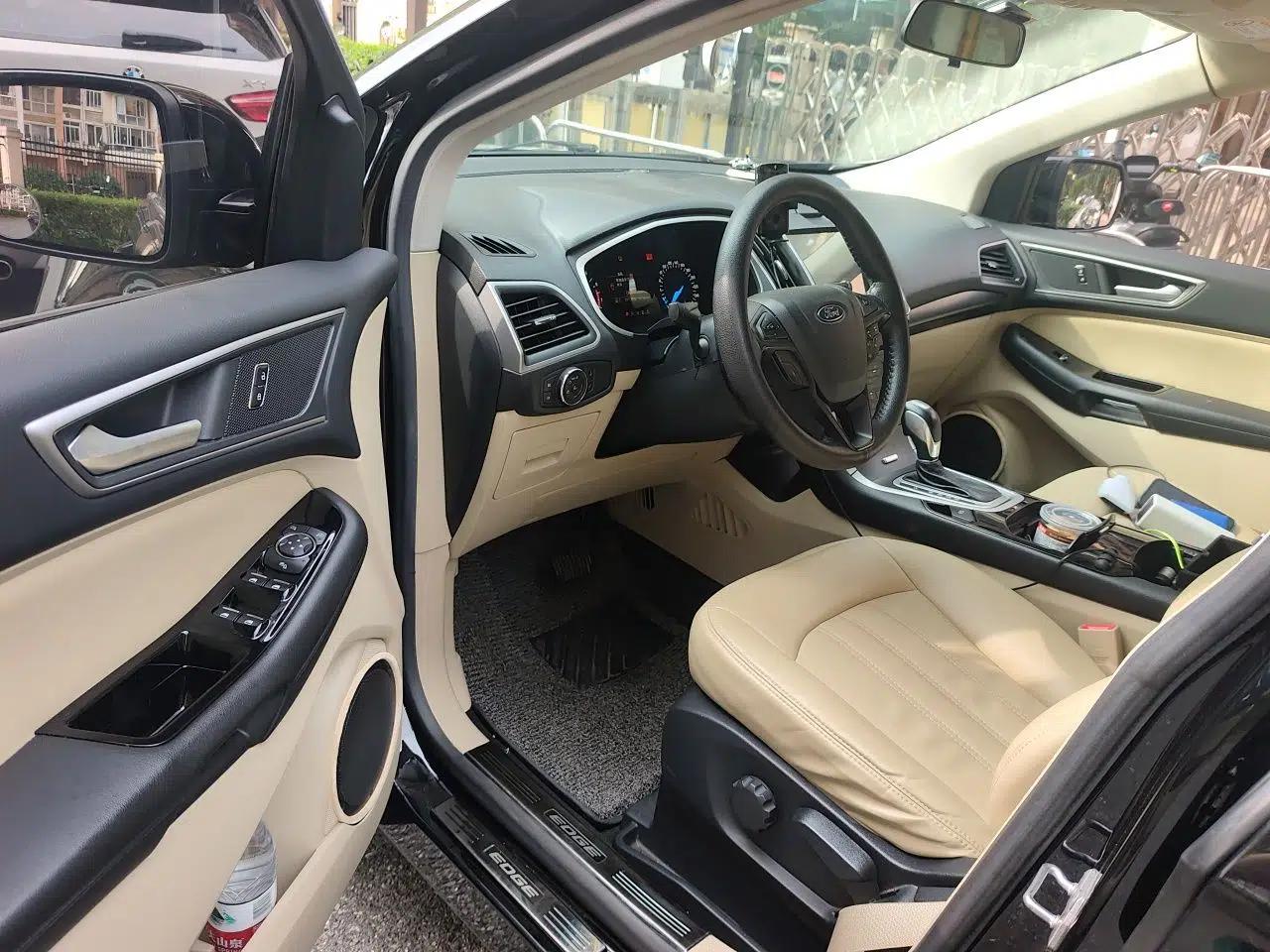 Ford Edge 2016 EcoBoost 245 Two-Wheel-Drive Titanium 5-Seater — миниатюра 16