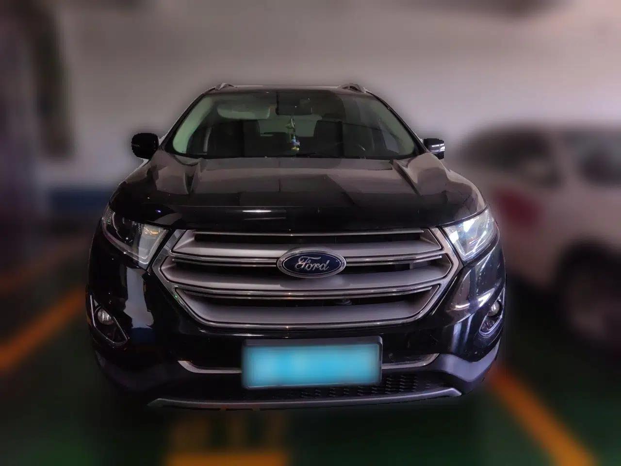 Ford Edge 2016 EcoBoost 245 Two-Wheel-Drive Titanium 7-Seater — миниатюра 2