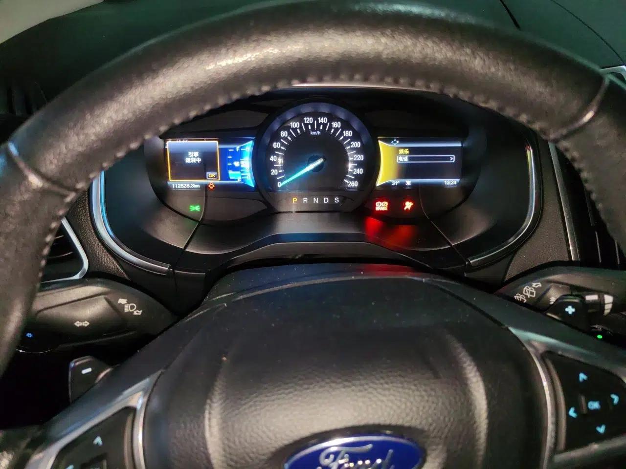 Ford Edge 2016 EcoBoost 245 Two-Wheel-Drive Titanium 7-Seater — миниатюра 11