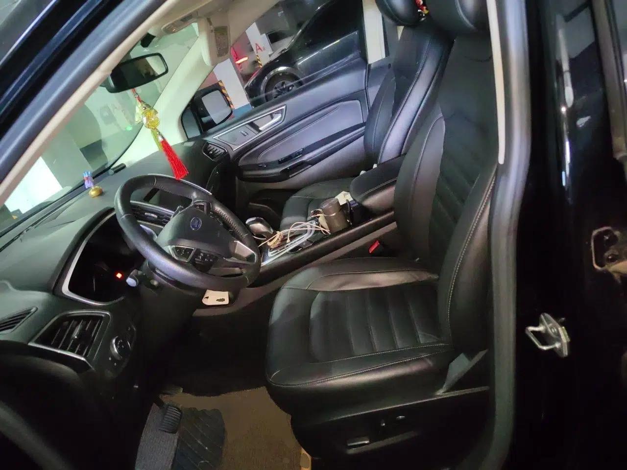 Ford Edge 2016 EcoBoost 245 Two-Wheel-Drive Titanium 7-Seater — миниатюра 15
