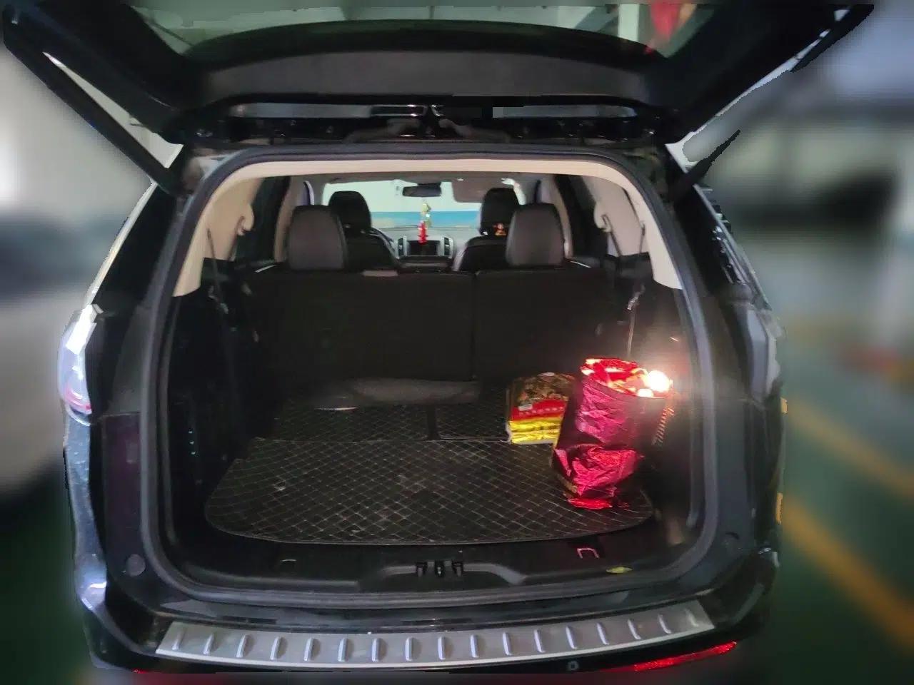Ford Edge 2016 EcoBoost 245 Two-Wheel-Drive Titanium 7-Seater — миниатюра 19