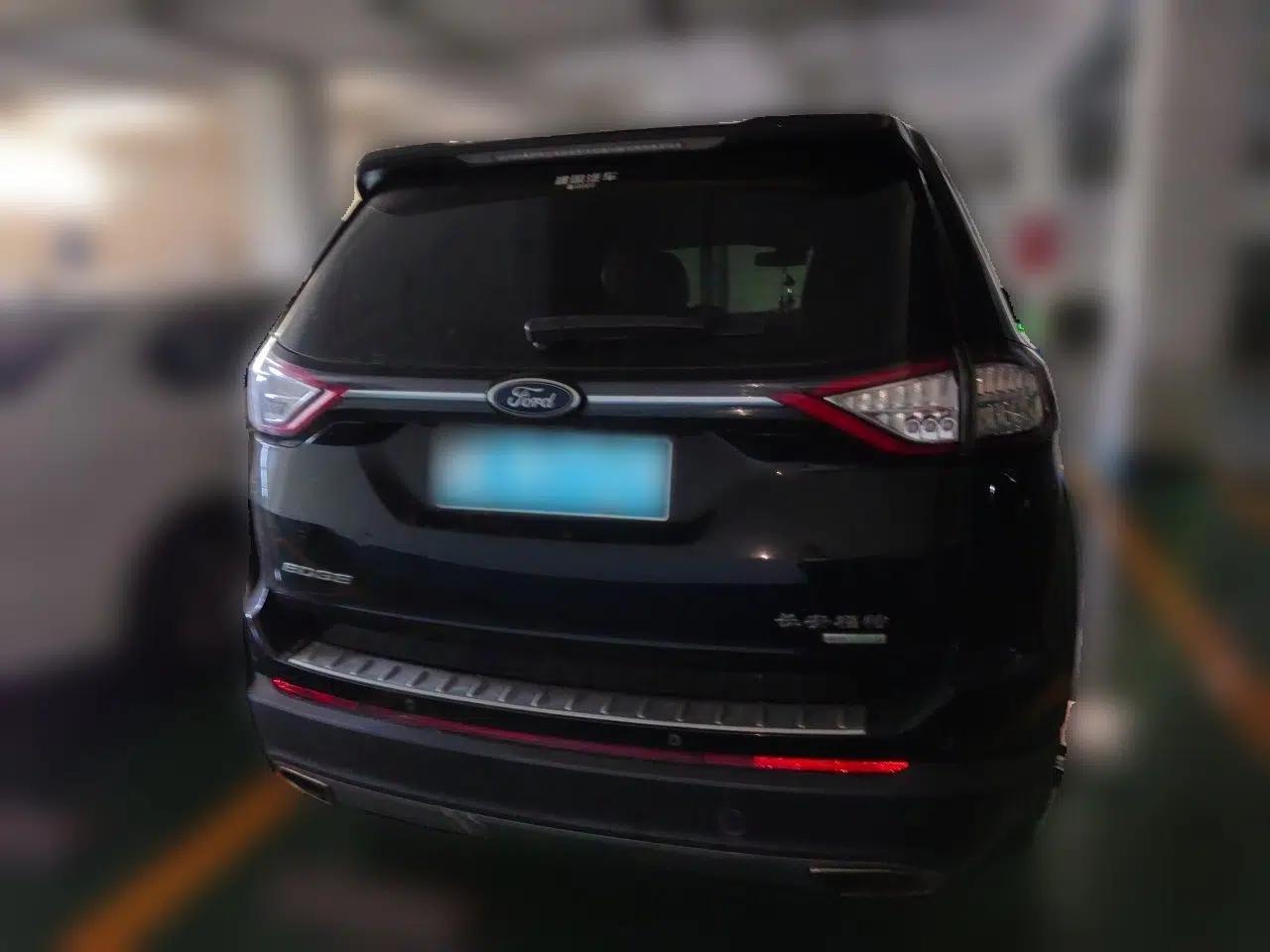 Ford Edge 2016 EcoBoost 245 Two-Wheel-Drive Titanium 7-Seater — миниатюра 5