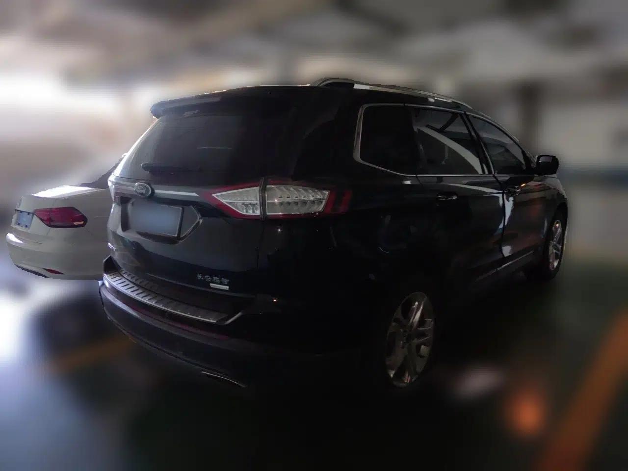 Ford Edge 2016 EcoBoost 245 Two-Wheel-Drive Titanium 7-Seater — миниатюра 6