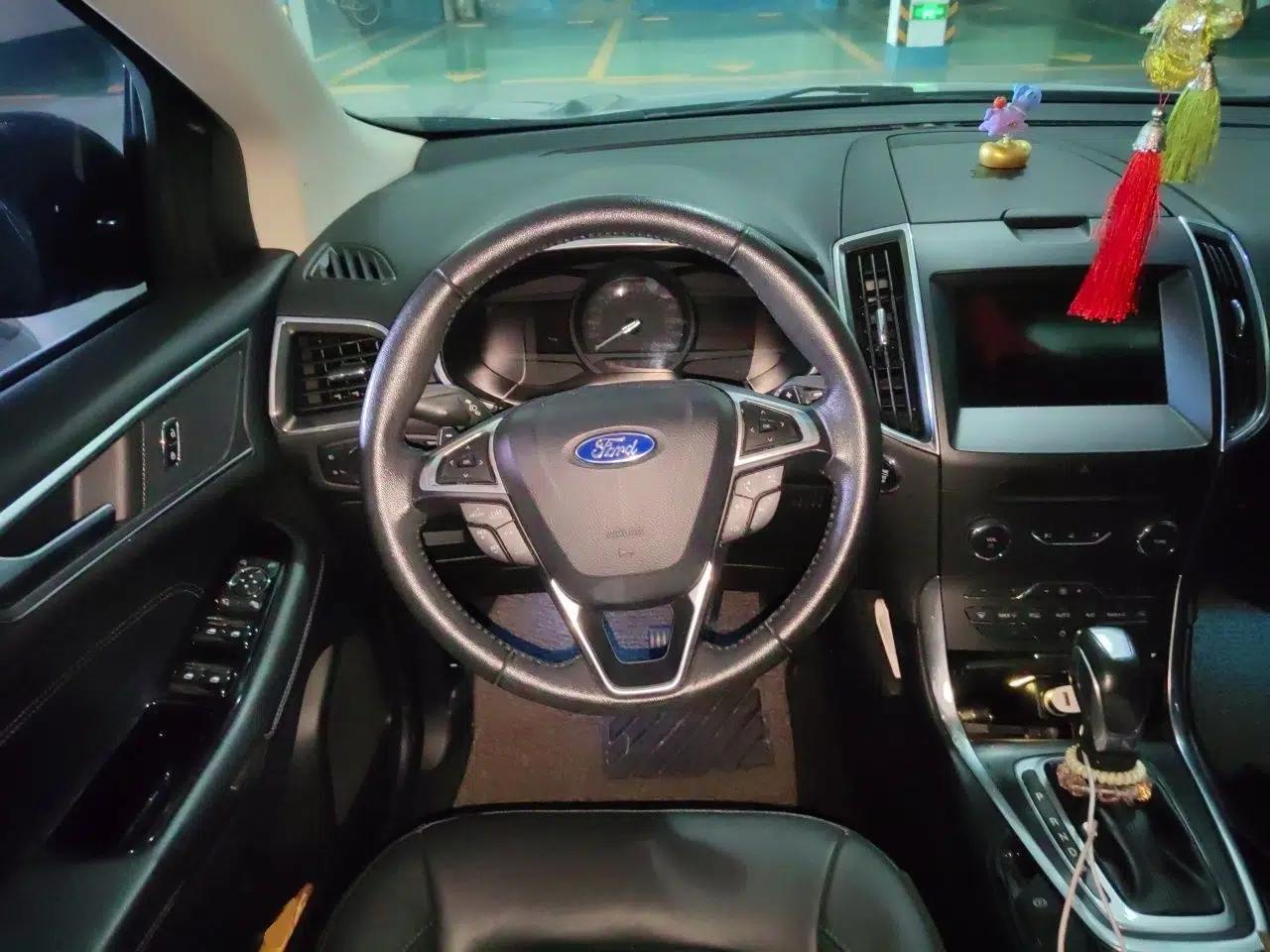 Ford Edge 2016 EcoBoost 245 Two-Wheel-Drive Titanium 7-Seater — миниатюра 10