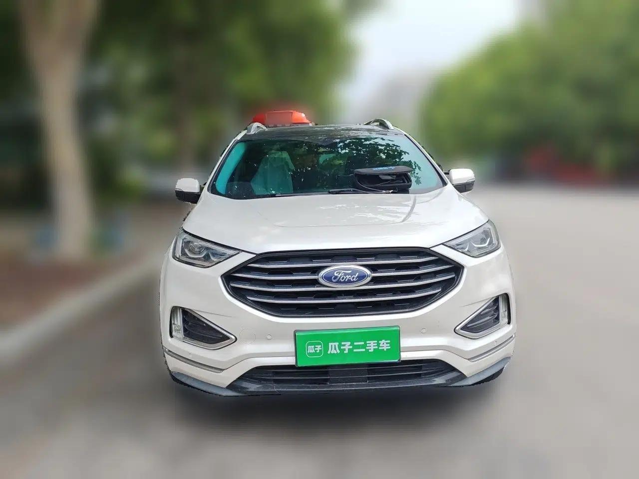 Ford Edge 2020 EcoBoost 245 Two-Wheel Drive Titanium 7-Seater — миниатюра 2