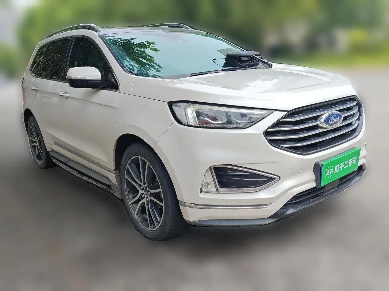 Ford Edge 2020 EcoBoost 245 Two-Wheel Drive Titanium 7-Seater — миниатюра 3