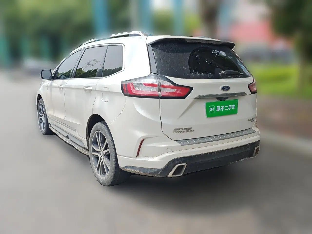 Ford Edge 2020 EcoBoost 245 Two-Wheel Drive Titanium 7-Seater — миниатюра 4