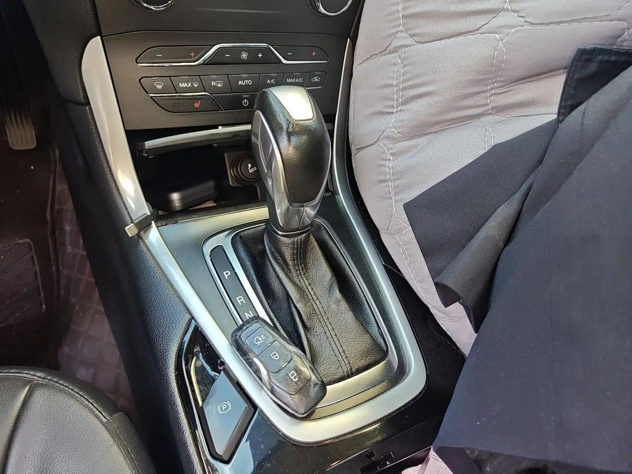 Ford Edge 2015 2.0T GTDi 4x4 High-Grade Model — миниатюра 14