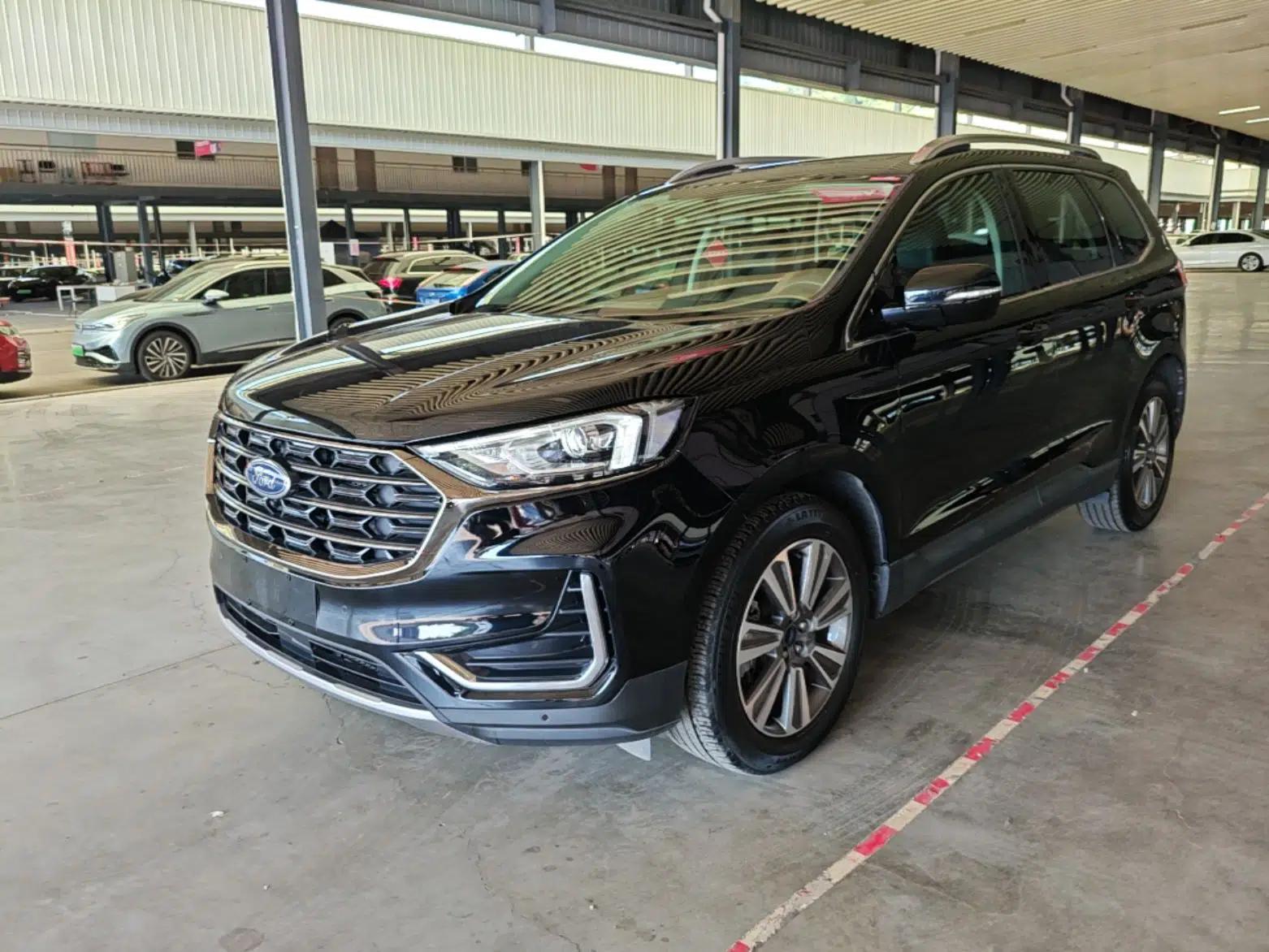 Ford Edge 2021 PLUS EcoBoost 245 Two-Wheel-Drive Platinum Edition 5 Seats — миниатюра 1