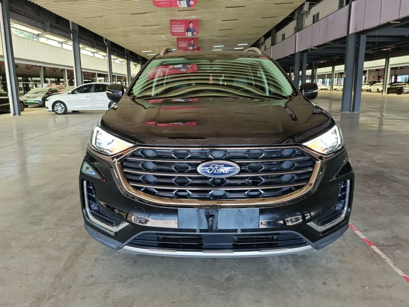 Ford Edge 2021 PLUS EcoBoost 245 Two-Wheel-Drive Platinum Edition 5 Seats — миниатюра 2
