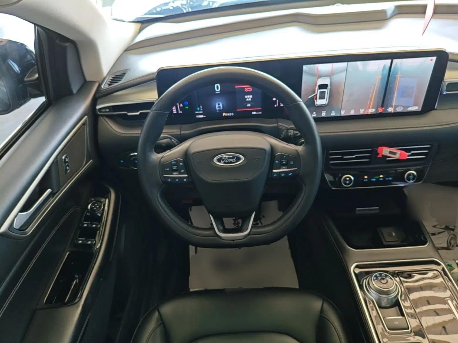 Ford Edge 2021 PLUS EcoBoost 245 Two-Wheel-Drive Platinum Edition 5 Seats — миниатюра 13