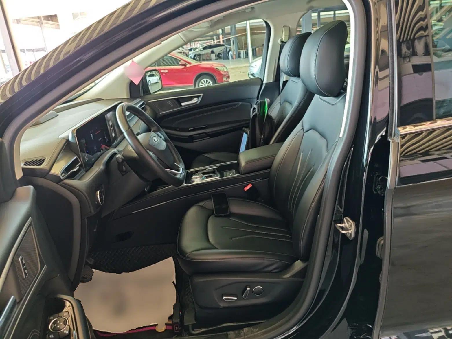 Ford Edge 2021 PLUS EcoBoost 245 Two-Wheel-Drive Platinum Edition 5 Seats — миниатюра 17