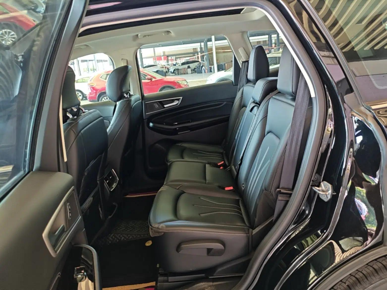 Ford Edge 2021 PLUS EcoBoost 245 Two-Wheel-Drive Platinum Edition 5 Seats — миниатюра 20