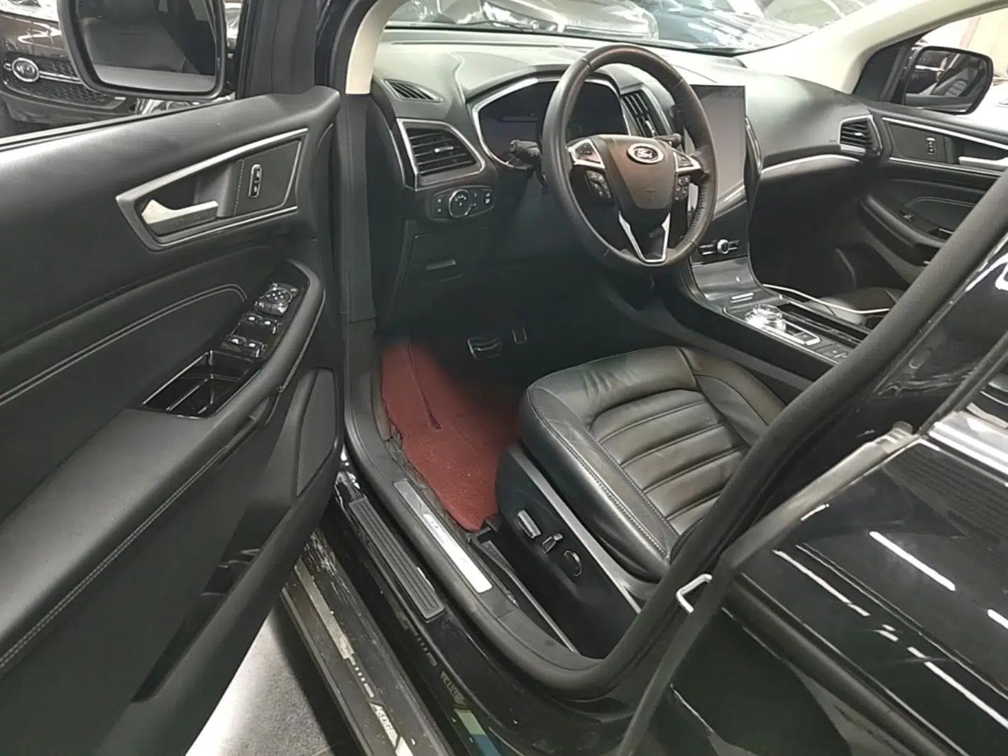 Ford Edge 2020 EcoBoost 245 Two-Wheel Drive Titanium 7-Seater — миниатюра 18