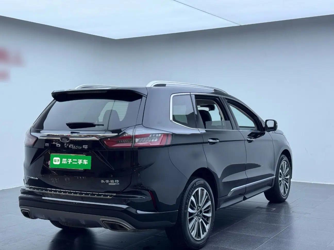 Ford Edge 2020 EcoBoost 245 Two-Wheel Drive Titanium 7-Seater — миниатюра 6