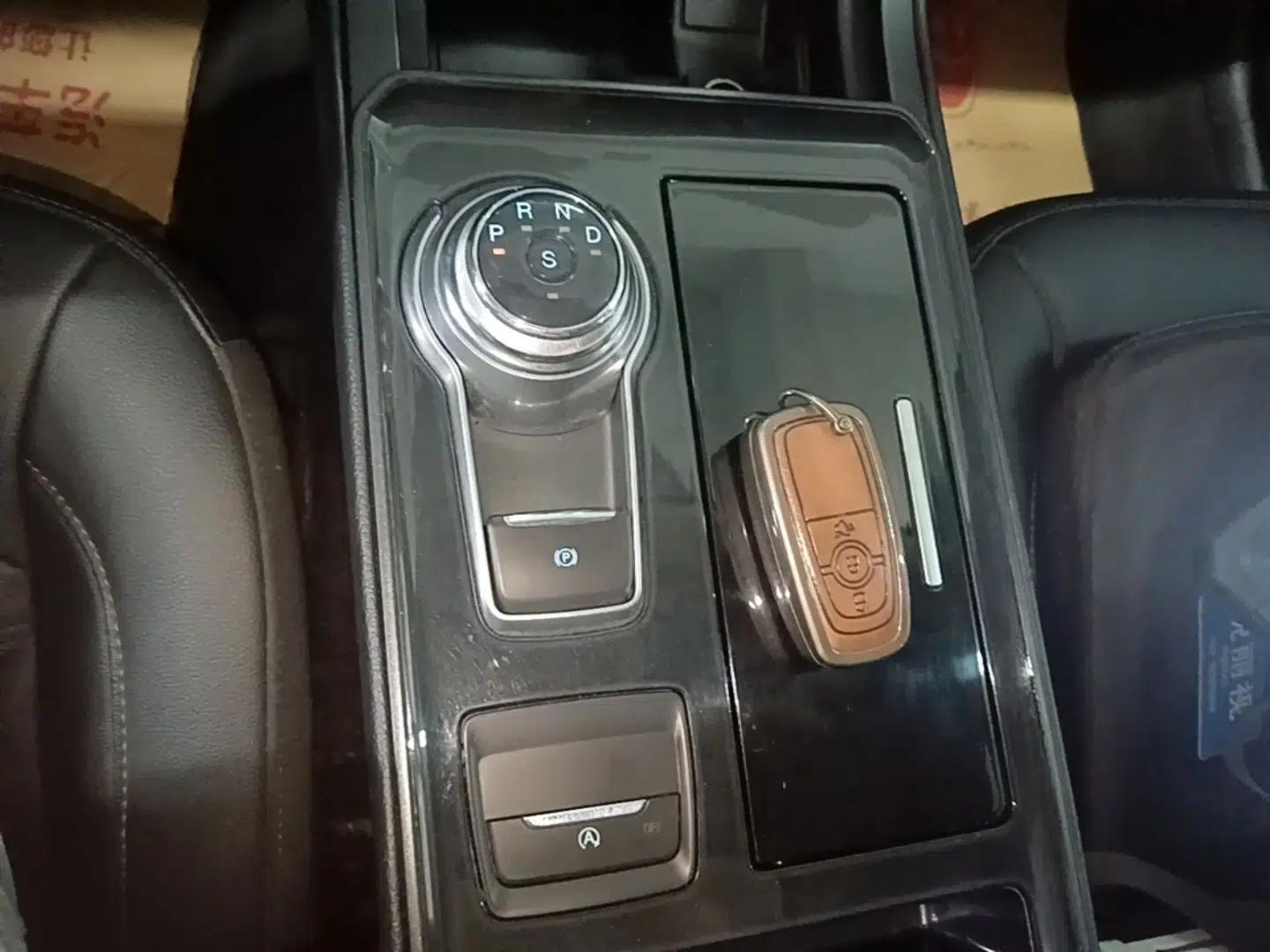 Ford Edge 2020 EcoBoost 245 Two-Wheel-Drive Platinum Edition 5 Seats — миниатюра 21