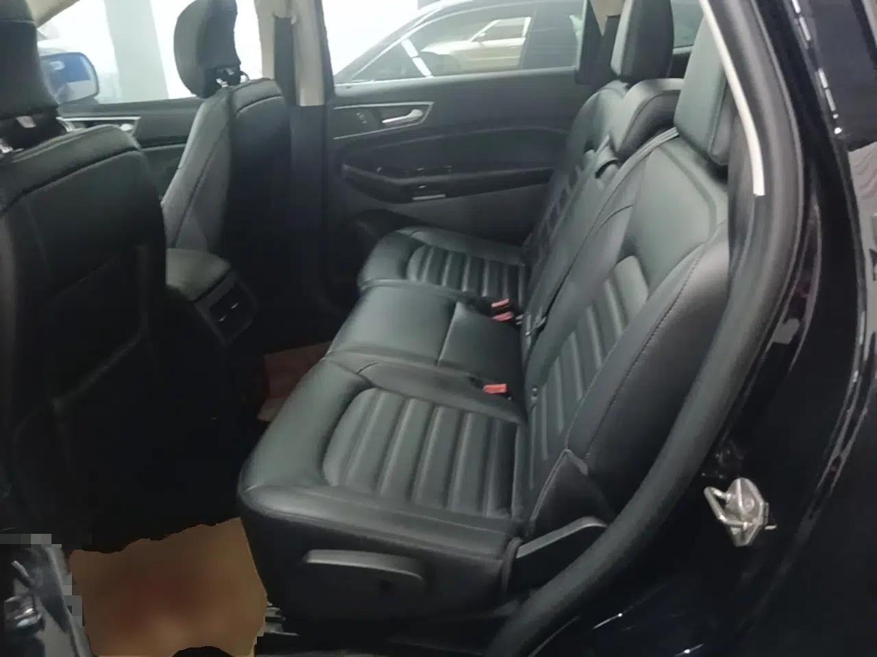 Ford Edge 2020 EcoBoost 245 Two-Wheel-Drive Platinum Edition 5 Seats — миниатюра 25