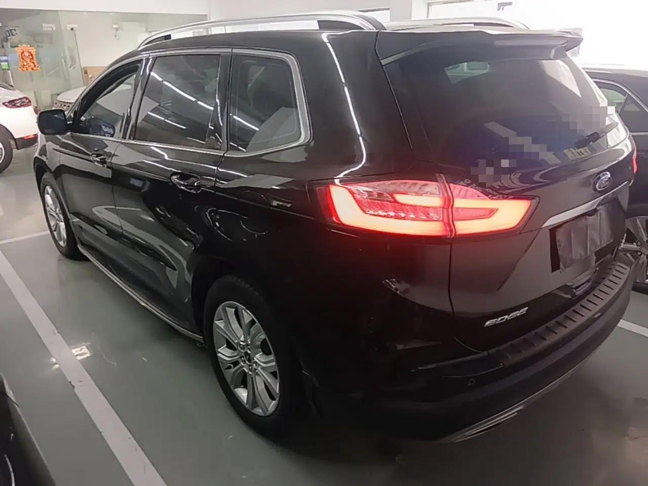 Ford Edge 2020 EcoBoost 245 Two-Wheel-Drive Platinum Edition 5 Seats — миниатюра 4